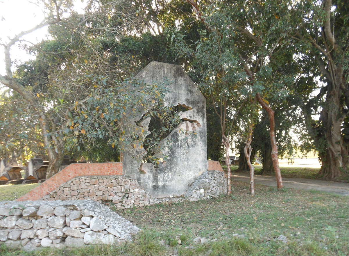 Entrada al Mausoleo de San Pedro, Monumento Nacional Entrada al Mausoleo de San Pedro, Monumento Nacional