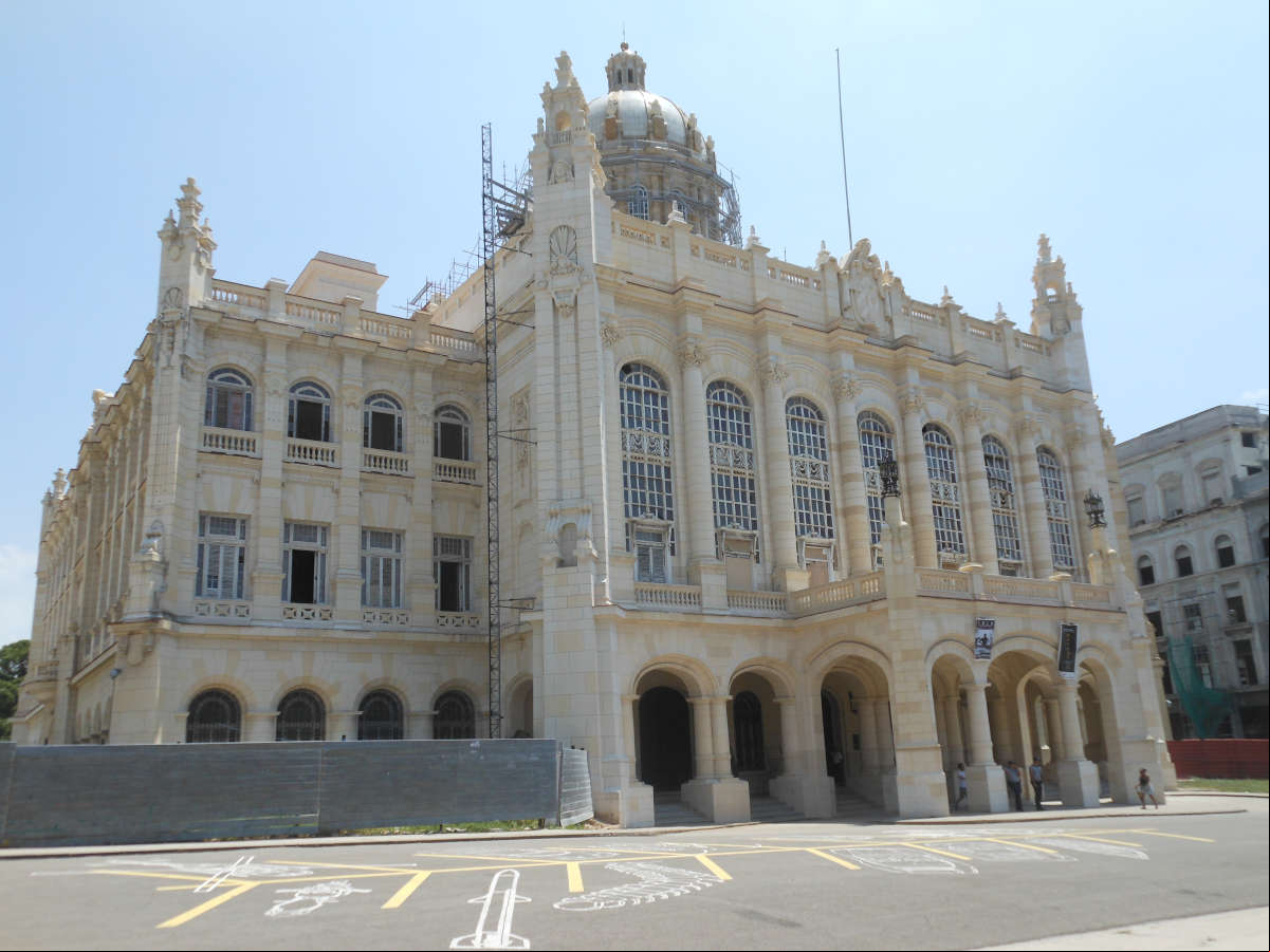 Antiguo Palacio Presidencial, actualmente Museo de la Revolución, la Habana. Antiguo Palacio Presidencial, actualmente Museo de la Revolución, la Habana.