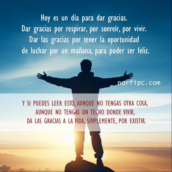 Hoy es un día para dar gracias Persona con las manos abiertas en el amanecer