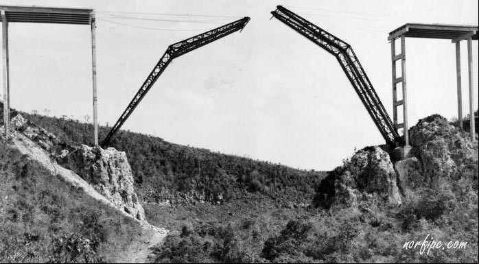Montaje de la estructura del puente de Bacunayagua Montaje de la estructura del puente de Bacunayagua