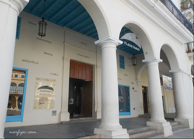 Planetario del Centro Histórico en el antiguo Cine Habana en la Plaza Vieja Actividades y ofertas culturales y entretenimiento en la Habana Vieja