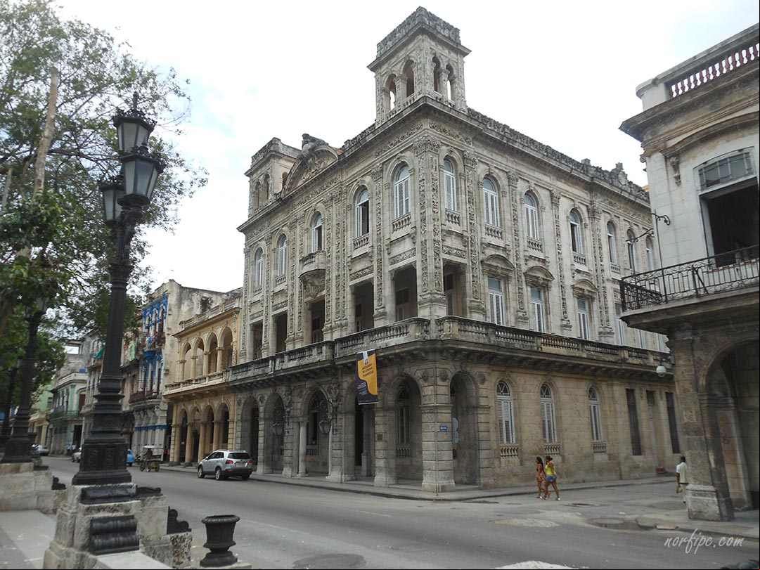 Sala de conciertos Ignacio Cervantes en el antiguo Casino Español, en el Paseo del Prado en la Habana Sala de conciertos Ignacio Cervantes en el antiguo Casino Español, en el Paseo del Prado en la Habana