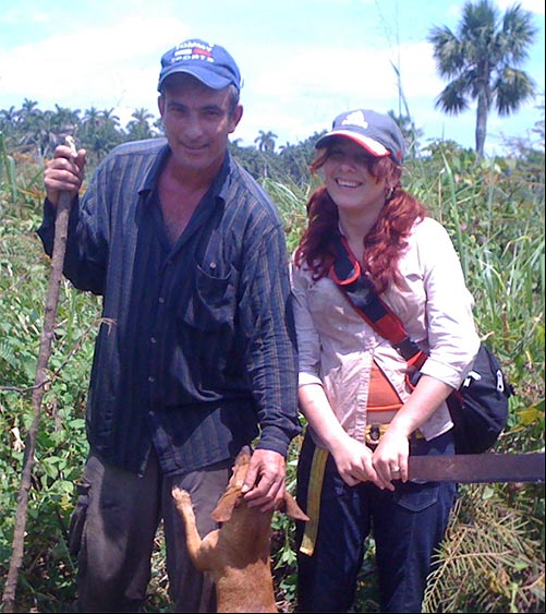 Norfi Carrodeguas con su hija Ayerim en el Monte de la Paila, al sur de Melena Norfi Carrodeguas con su hija Ayerim en el Monte de la Paila