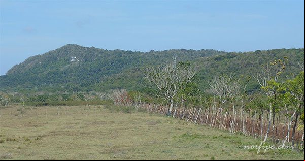 Origen del antiguo Rio Mayabeque al costado de la Sierra de Camarones Origen del antiguo Rio Mayabeque al costado de la Sierra de Camarones