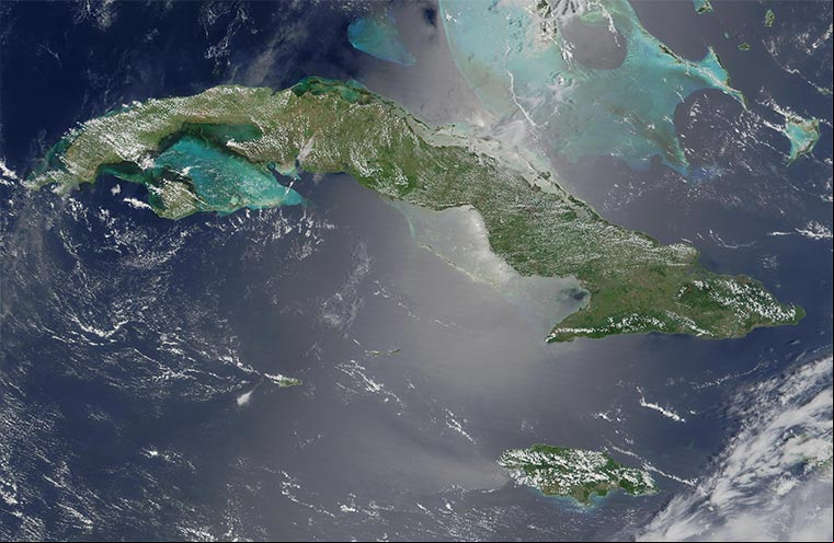 Foto de Cuba desde el satélite Terra a 600 km de altura Foto de Cuba desde el satélite Terra a 600 km de altura