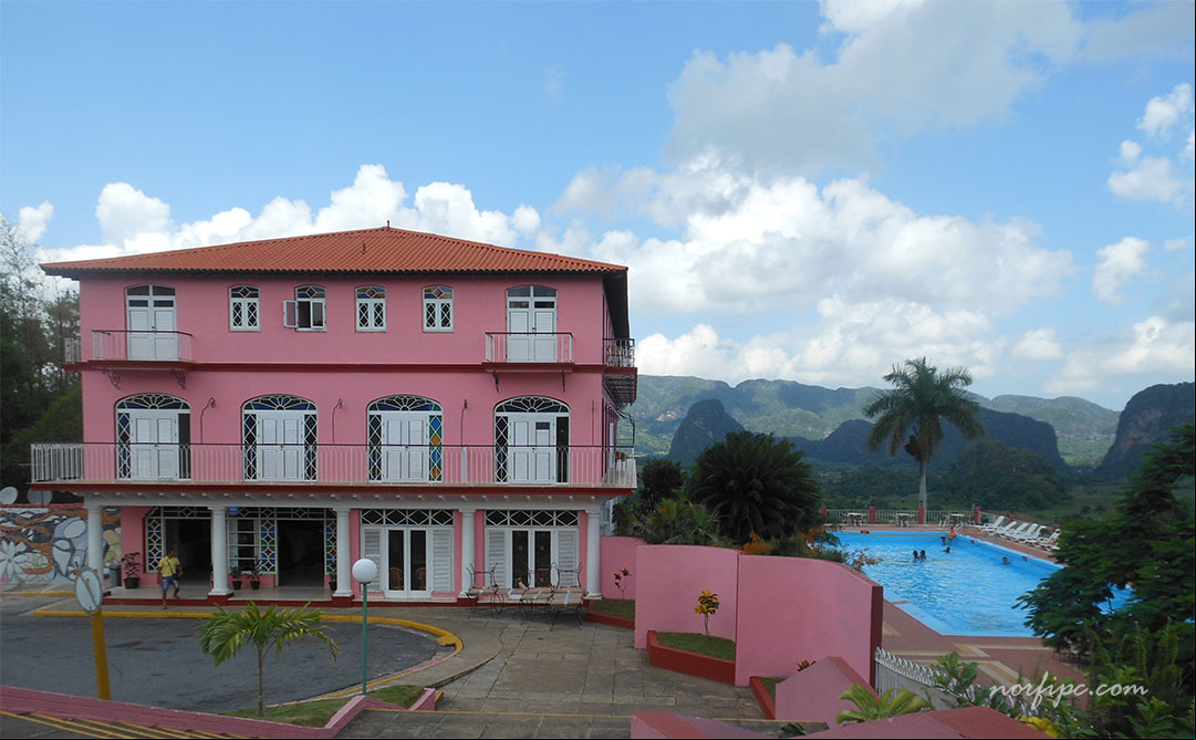 Hotel Los Jazmines en el Valle de Viñales, vista desde el mirador Hotel Los Jazmines en el Valle de Viñales