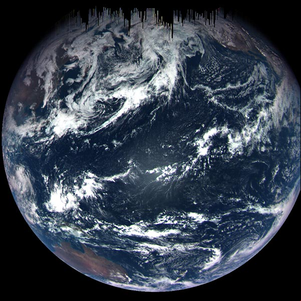Foto de la Tierra tomada desde el espacio por la cámara MapCam, de la nave espacial OSIRIS-REx. #FotosNASA Foto de la Tierra tomada desde el espacio