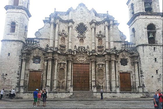 Frente de la Catedral de la Habana Frente de la Catedral de la Habana