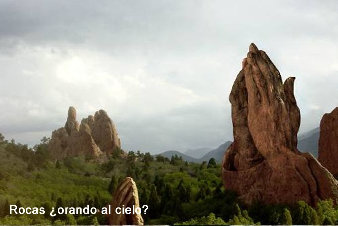 Rocas que parecen manos orando al cielo Rocas que parecen manos orando al cielo
