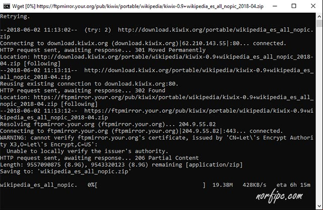 Ventana del Símbolo del sistema, con información de la operación de la descarga de la Wikipedia con Wget Ventana del Símbolo del sistema